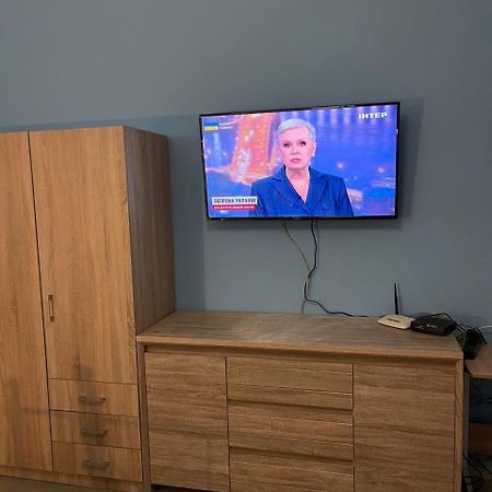 Біля Залізничного Вокзалу Вулиця Олени Степанівни 33Б Apartment Lviv Ngoại thất bức ảnh