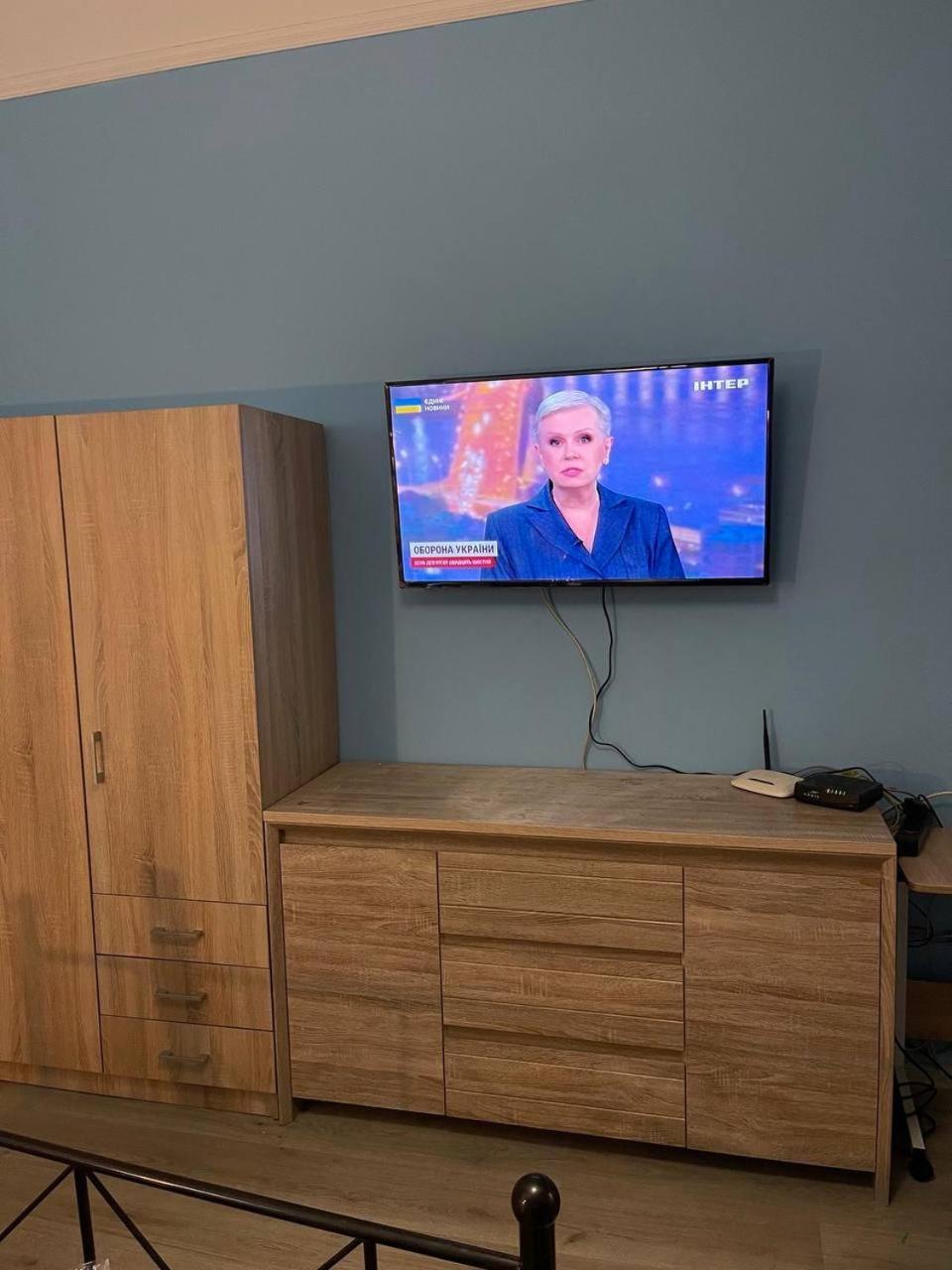 Біля Залізничного Вокзалу Вулиця Олени Степанівни 33Б Apartment Lviv Ngoại thất bức ảnh